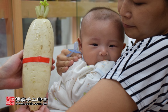 剃胎毛、滿月剃頭、嬰兒剃頭、嬰兒理髮、嬰兒剃髮、嬰兒剃胎毛、嬰兒滿月剃頭、寶寶剃頭、剃胎毛儀式、剃胎毛吉祥話、滿月剃頭儀式、滿月剃頭吉祥話、寶寶剃胎毛、寶寶滿月剃頭理髮、新北永和區剃胎毛、新北永和區滿月剃頭、新北永和區嬰兒剃頭剃胎毛、新北永和區嬰兒理髮、新北永和區嬰兒剃髮、楊寶寶(新北永和區嬰兒寶寶滿月剃頭理髮、免費嬰兒剃胎毛儀式吉祥話)。中國風會場，爸媽寶貝免費穿「日中韓」古裝禮服。專業拍照、DVD光碟、證書。★購買「臍帶章、肚臍章、胎毛筆刷印章」贈送：剃頭、收涎、抓周，三選一。2016.10.29 照片12